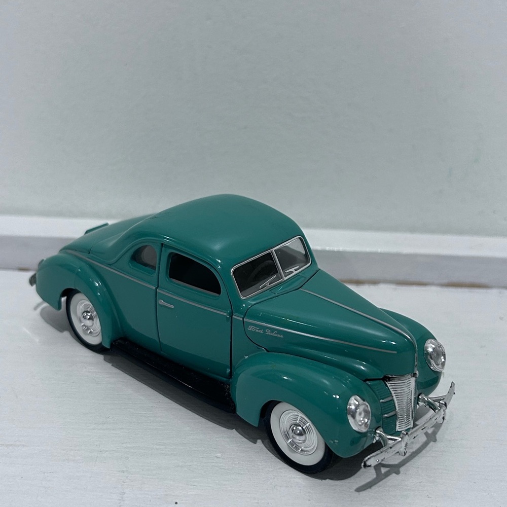 Ford Deluxe Green Diecast Vintage Model Car‎ SS 5740 1/34 Ford 5-Window Coupe